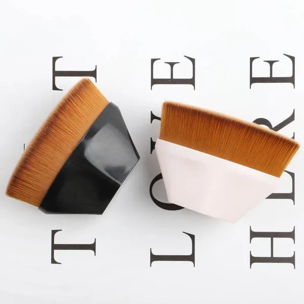 EM Foundation Makeup Brush