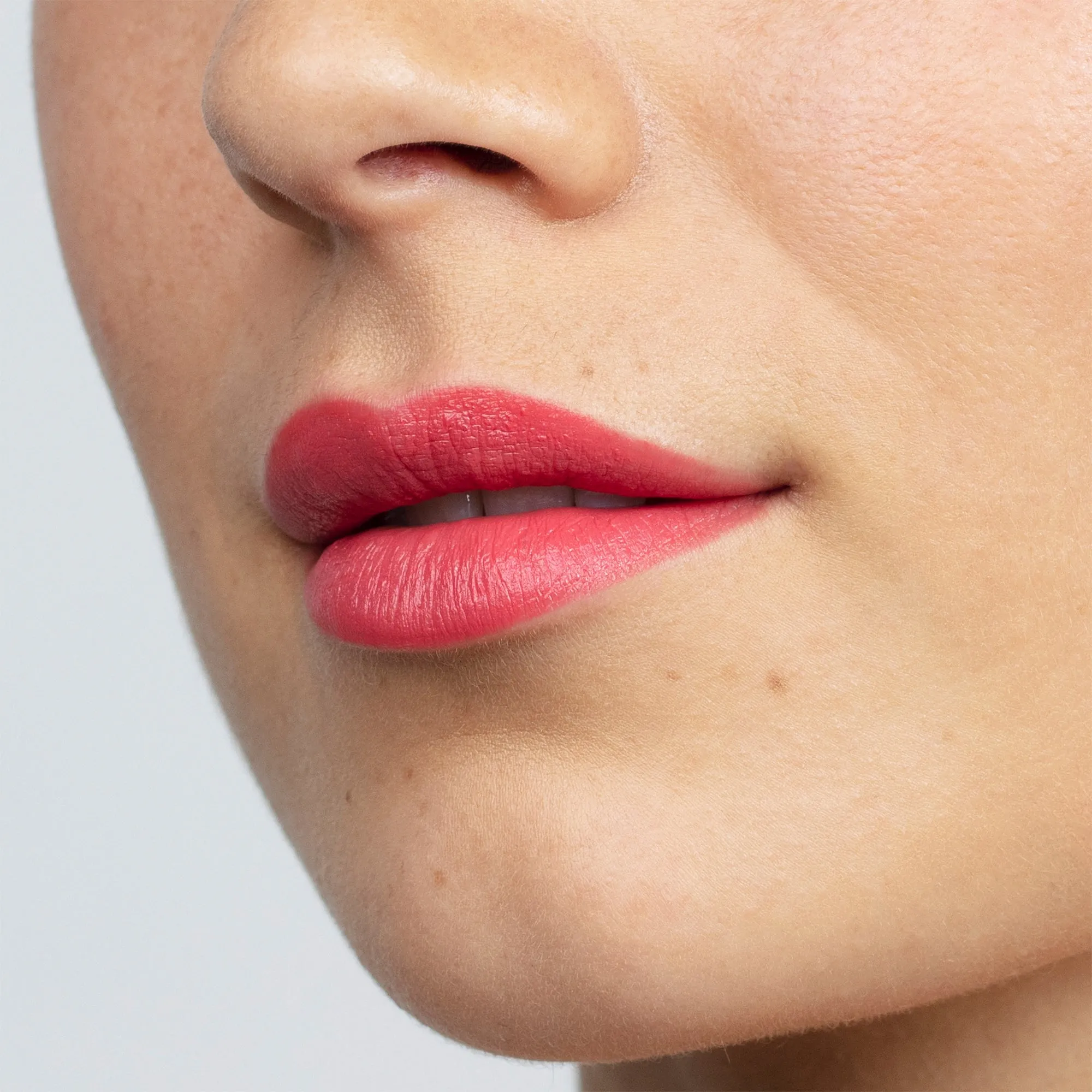 South Pacific Coral Moisture-Boost Natural Lipstick 4g